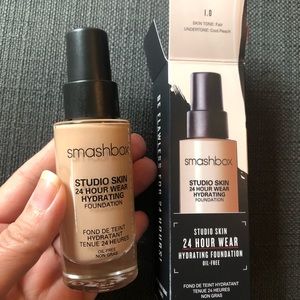 Smashbox 24 hour wear hydrating foundation full size shade 1.0